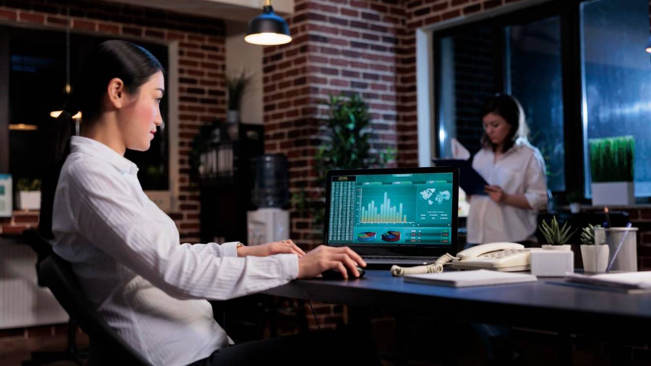 Technological Adoption for Business Transformation MEKA-2148897174